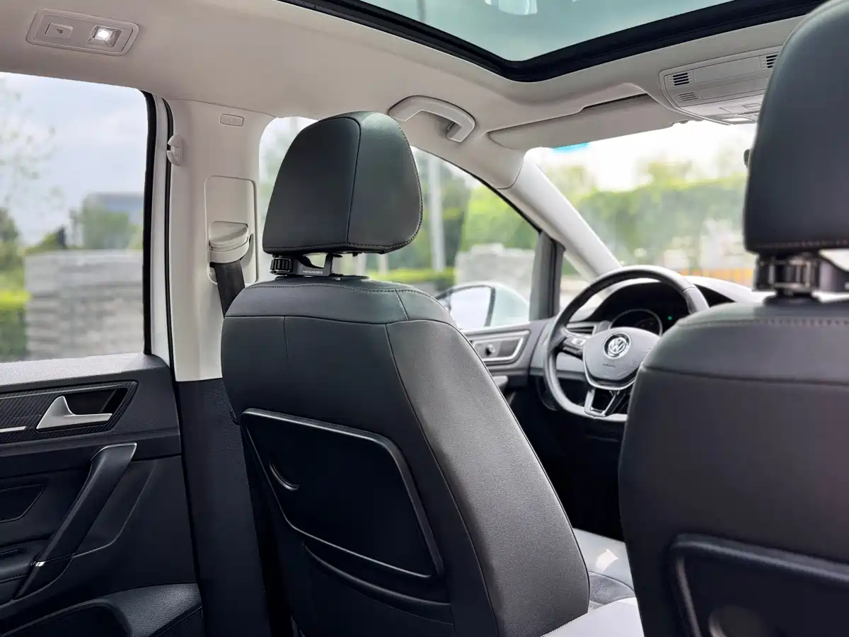 Volkswagen Golf Sportsvan 2018 280TSI Automatic Luxury фото 19