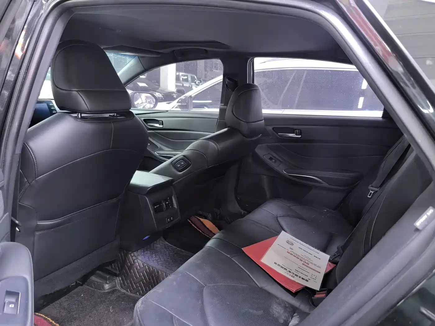 Toyota Avalon 2022 2.0L Luxury Edition фото 9