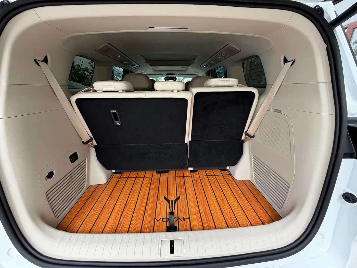 Voyah Auto Voyah Dreamer 2025 PHEV AWD Flagship Qian Kun Edition фото 16