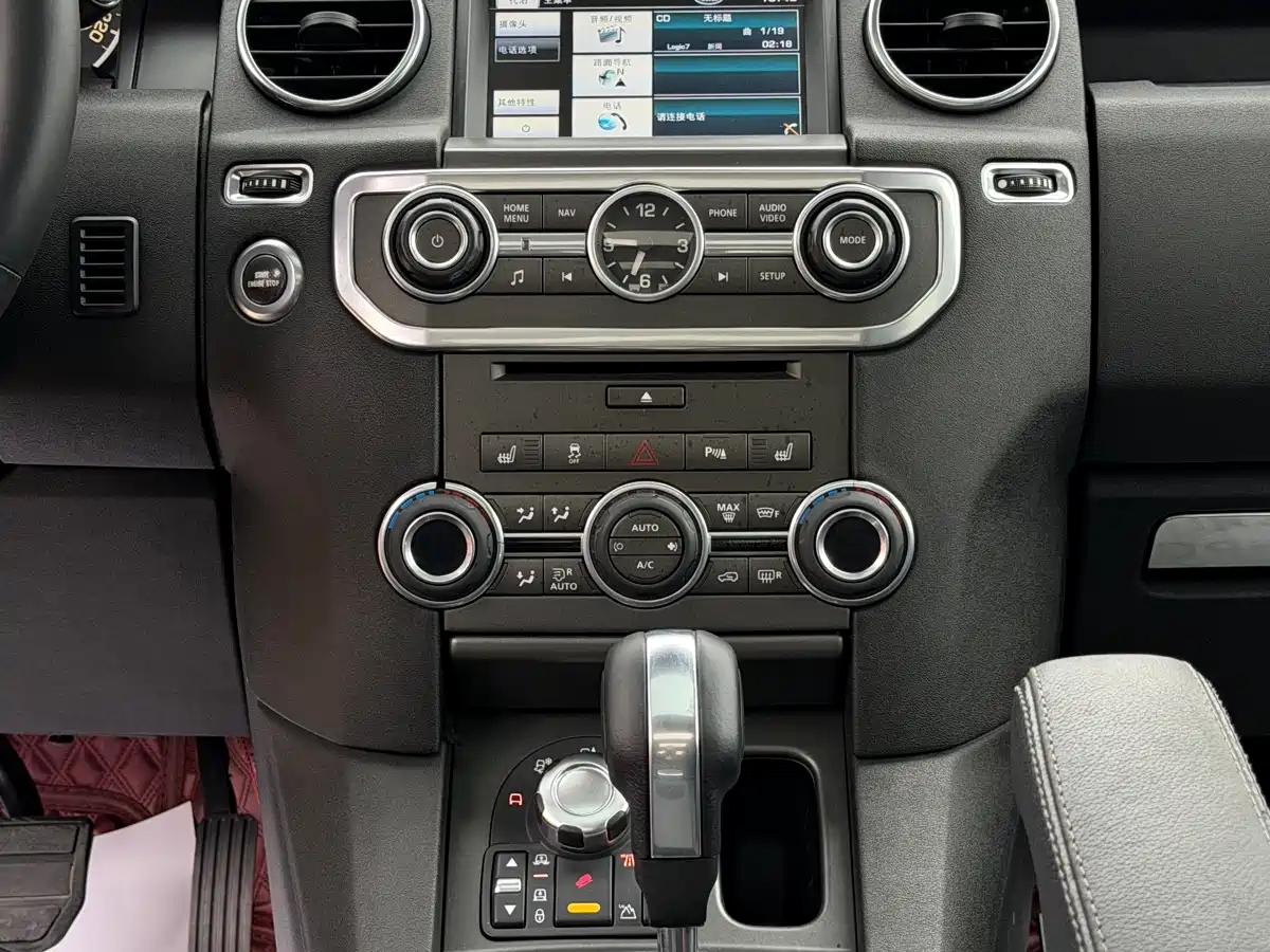 Land Rover Discovery 2012 5.0 V8 HSE фото 8