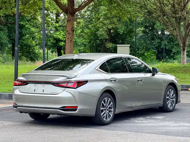 Lexus ES 2025 300h Ultimate Edition — фото 5