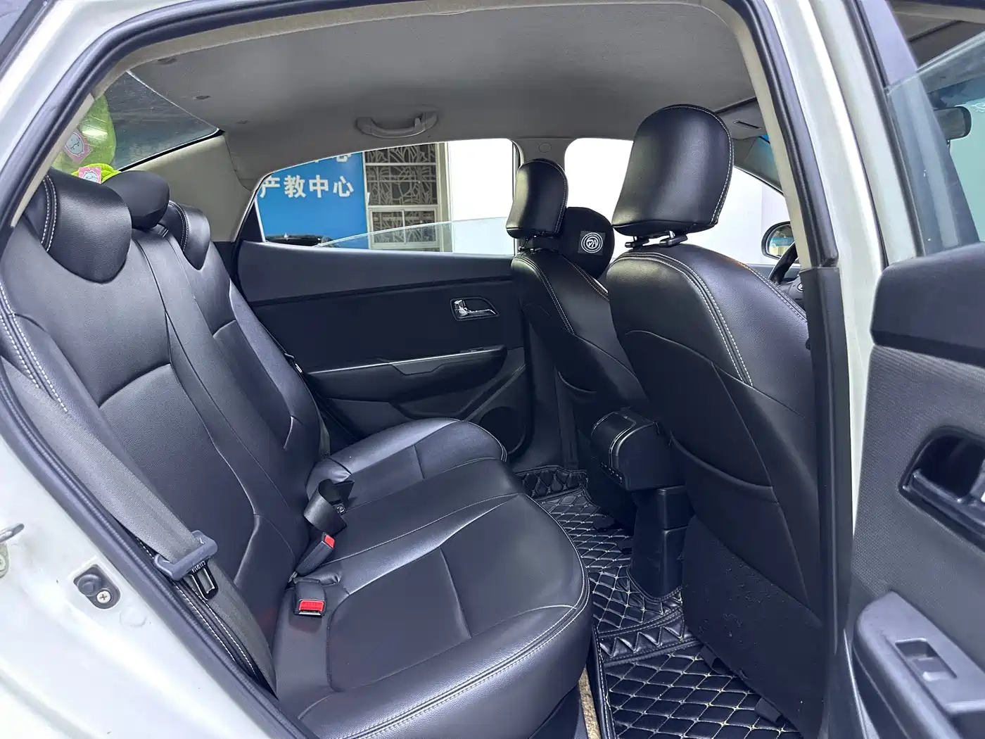 Kia K2 2012 2012 Sedan 1.4L AT GLS Commemorative Edition