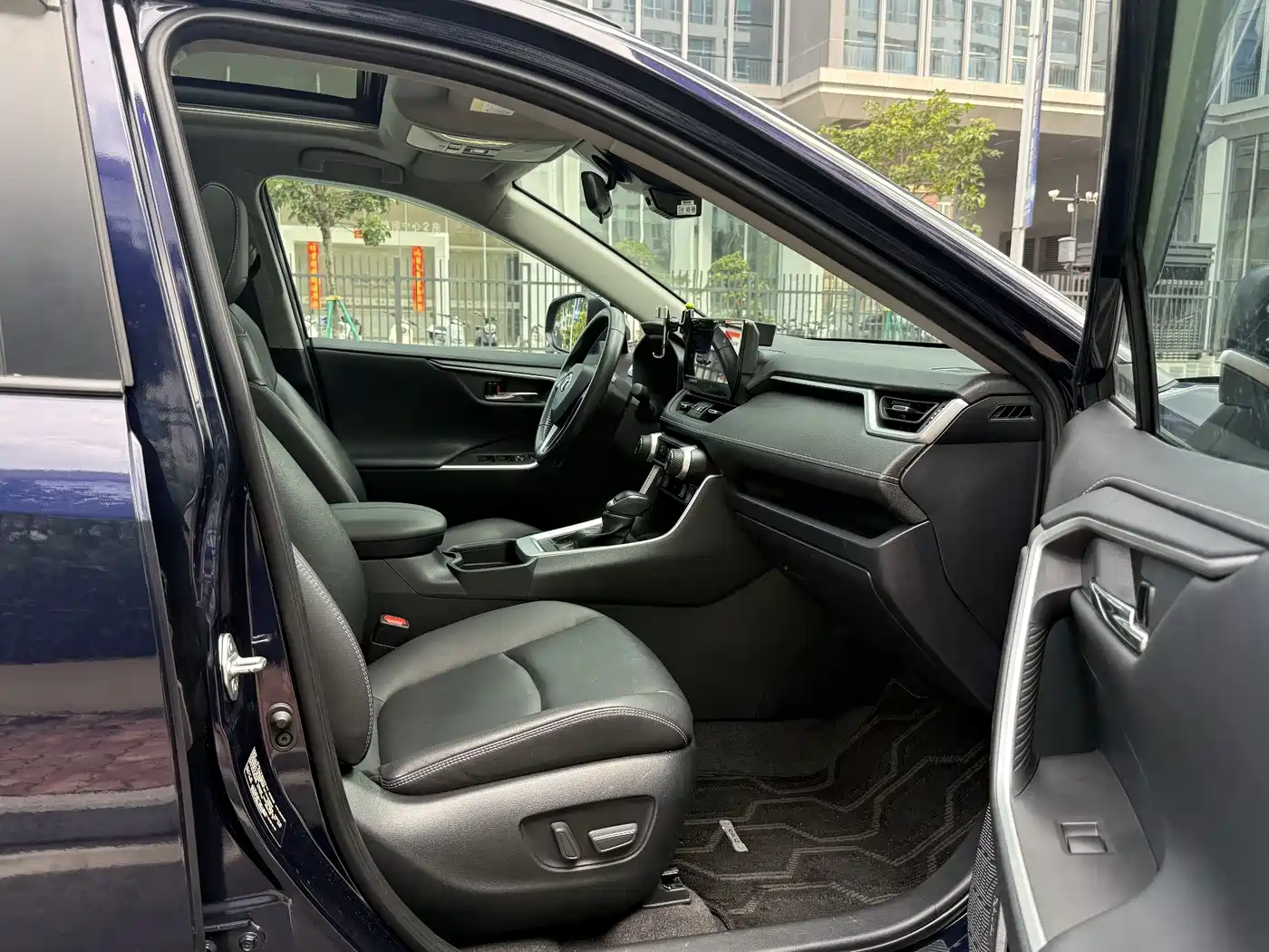 Toyota RAV4 Rongfang 2023 2.0L CVT FWD Style Plus Edition фото 17