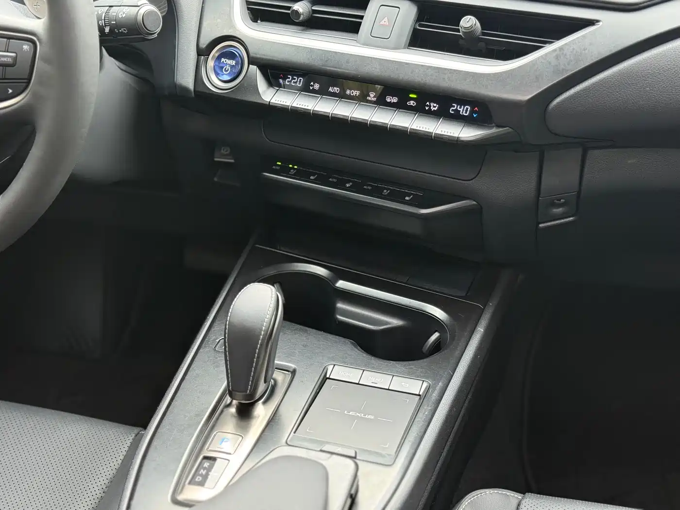 Lexus UX Electric 2020 300e Pure Yue Edition фото 18