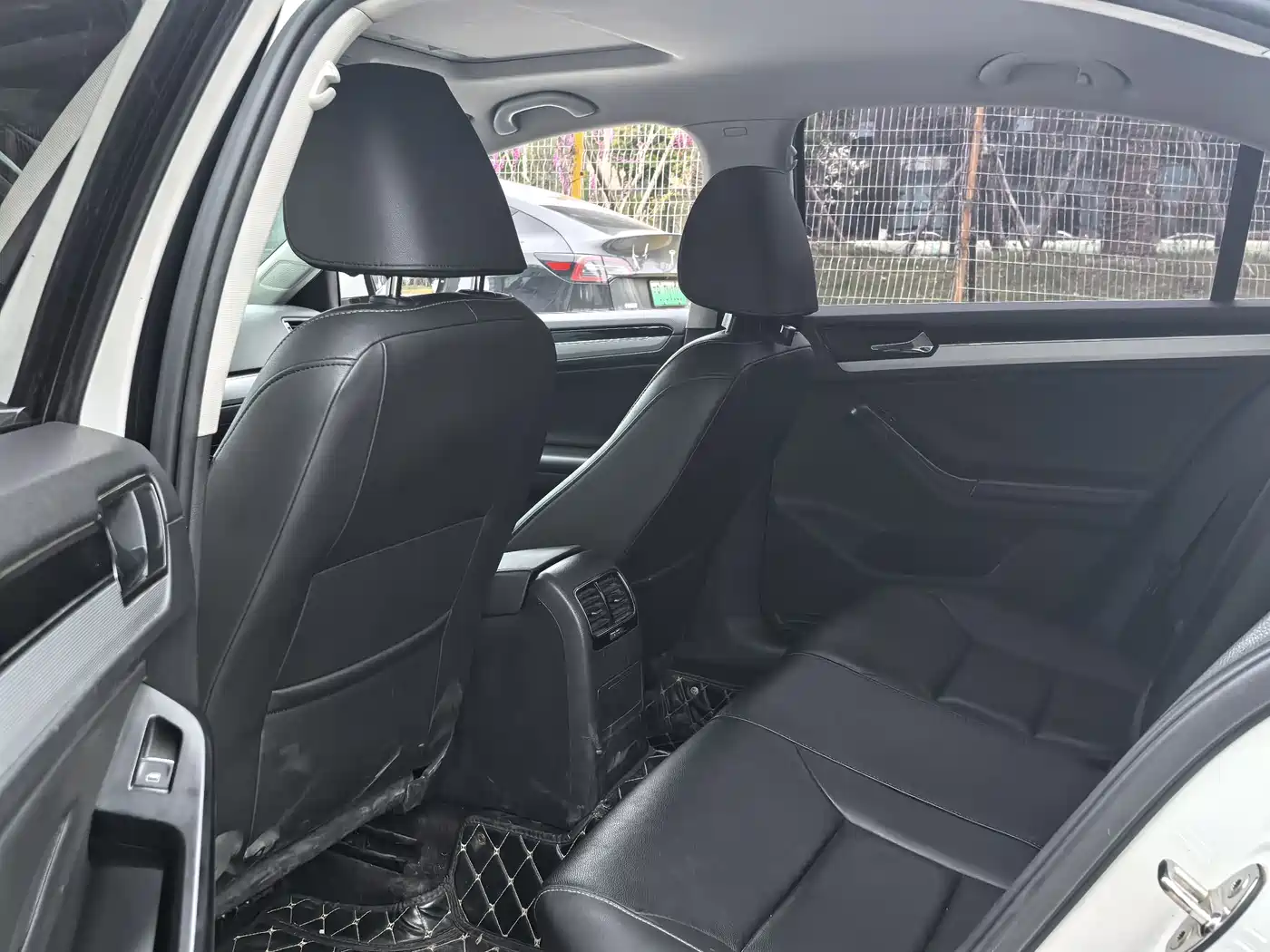 Volkswagen Sagitar 2018 1.6L Automatic Comfort фото 5