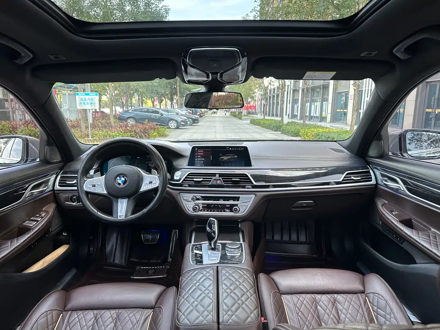 BMW 7 Series 2019 740Li Exclusive M Sport Package фото 8
