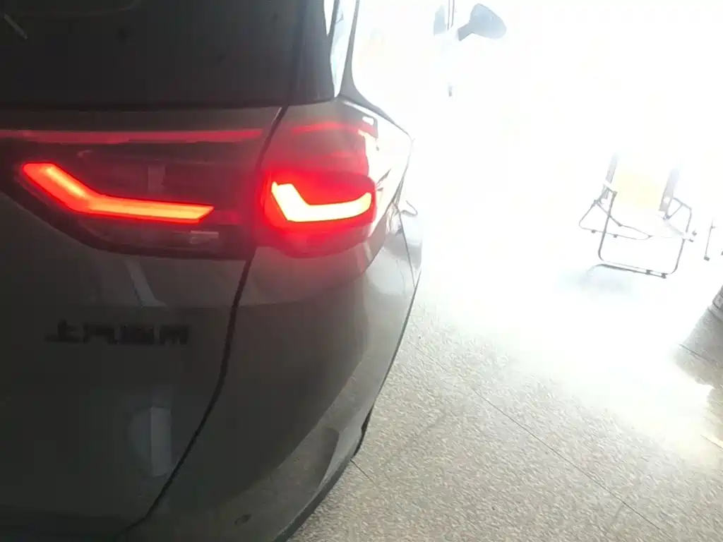 Chevrolet Volando 2018 Redline 530T Auto Premium Edition (5+2 seater) China V фото 8