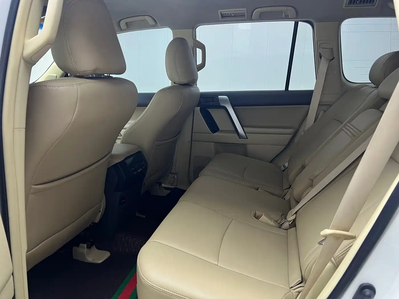 Photo 6 - Toyota Prado (Import)