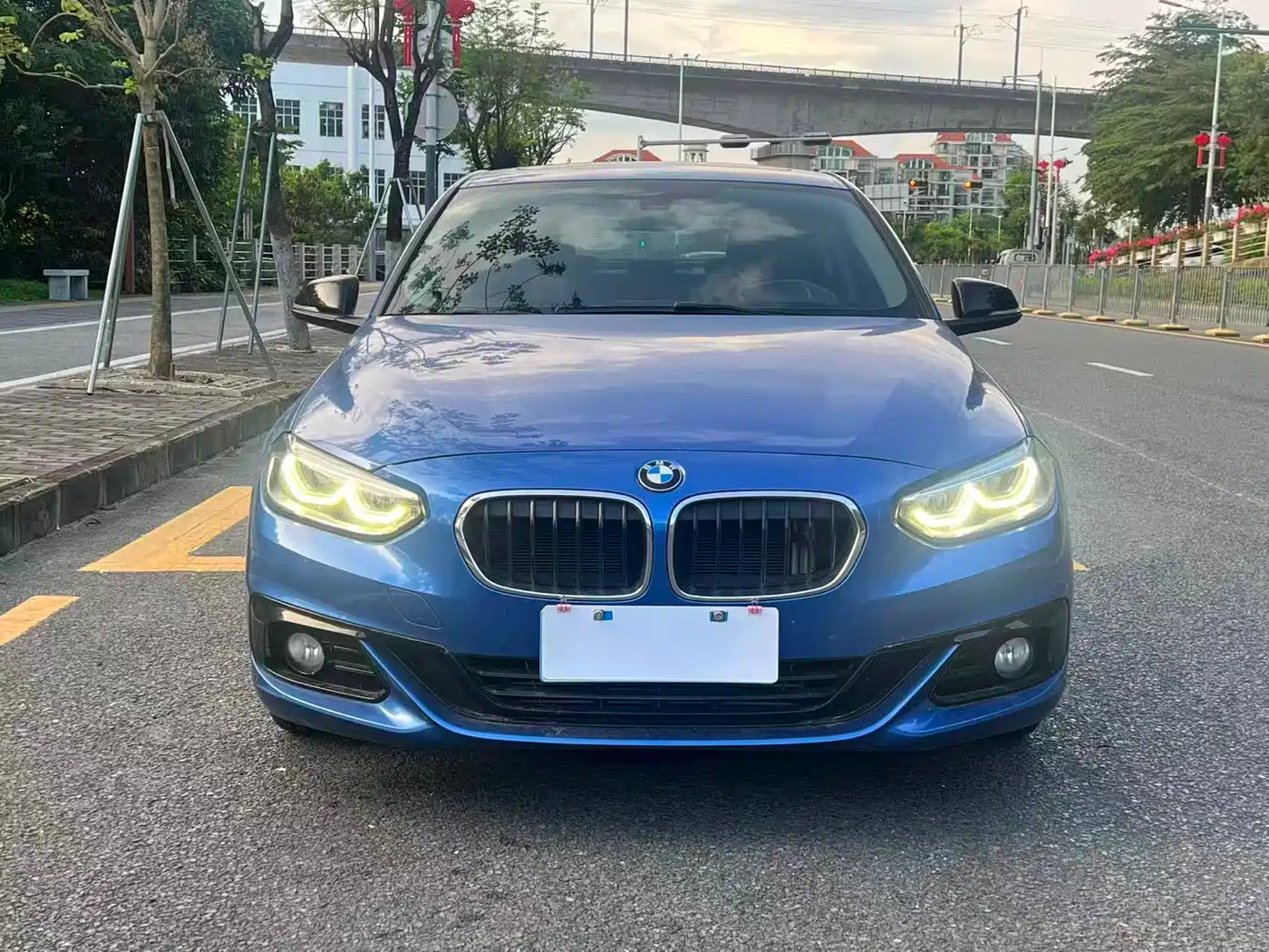 BMW 1 Series 2017 118i Sport фото 2