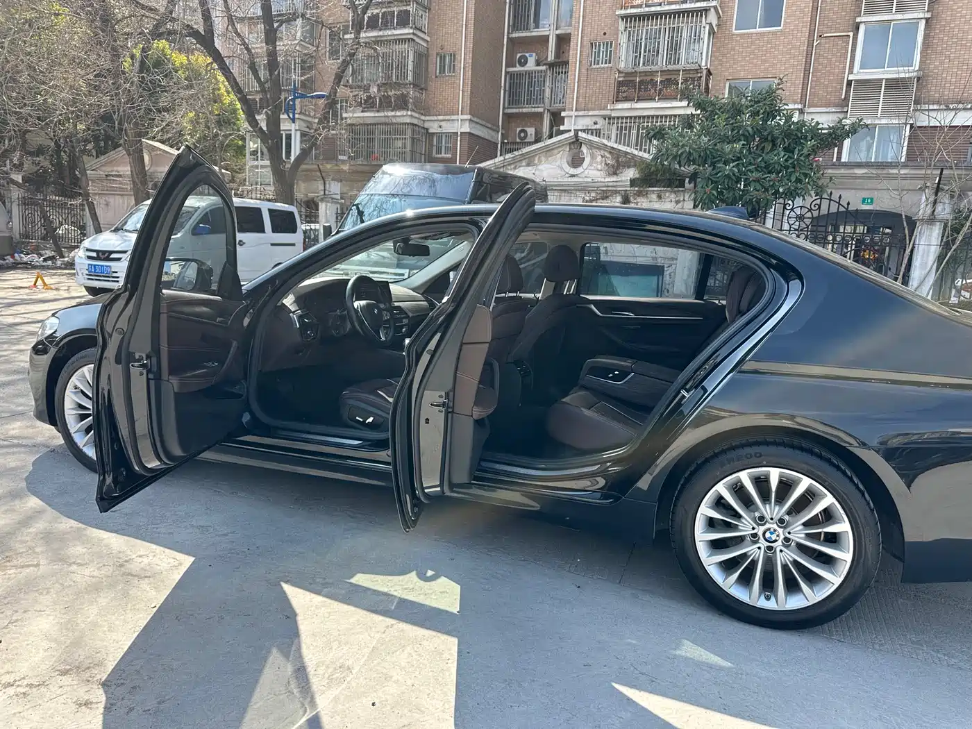 BMW 5 Series 2020 530Li Leading Luxury Package фото 15