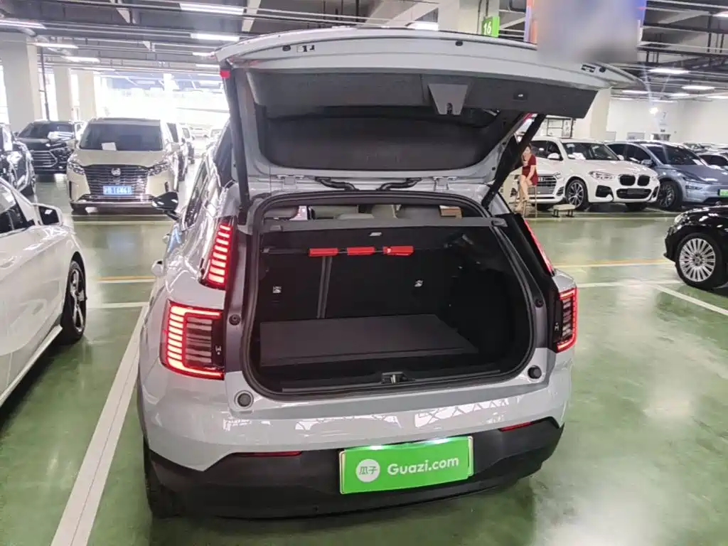 صورة 19 - Volvo EX30