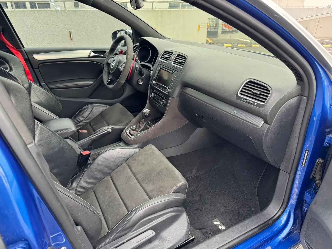 Volkswagen Golf (Import) 2011 2.0TSI R фото 13