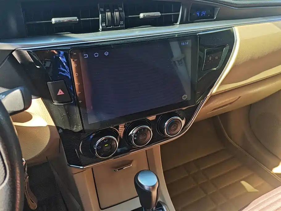 Toyota Corolla 2014 1.6L CVT GL-i фото 13
