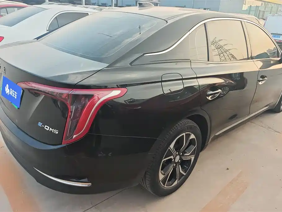 Hongqi HONGQI E QM5