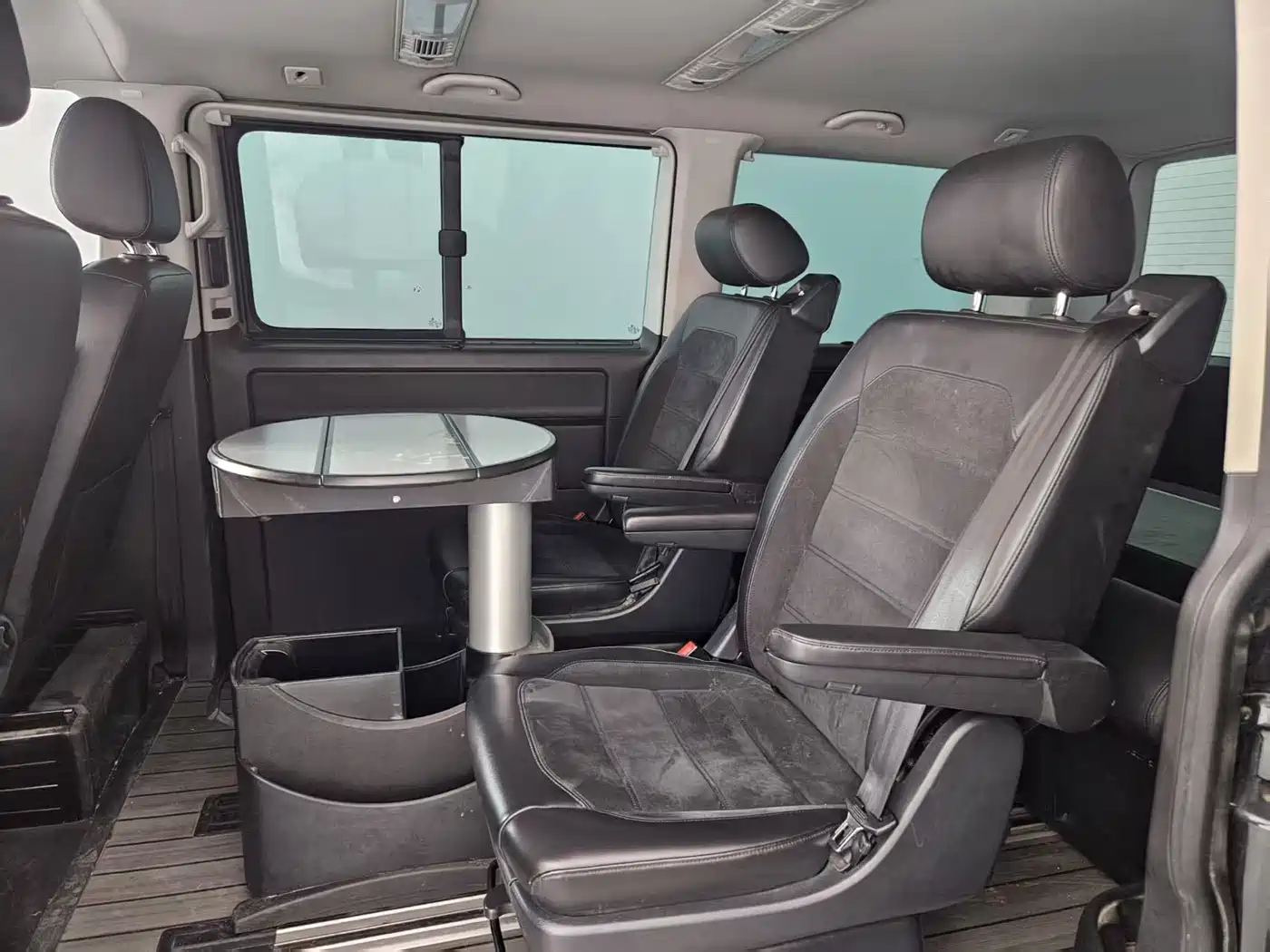 Volkswagen Multivan 2019 2.0TSI 2WD Luxury 7-seater фото 8