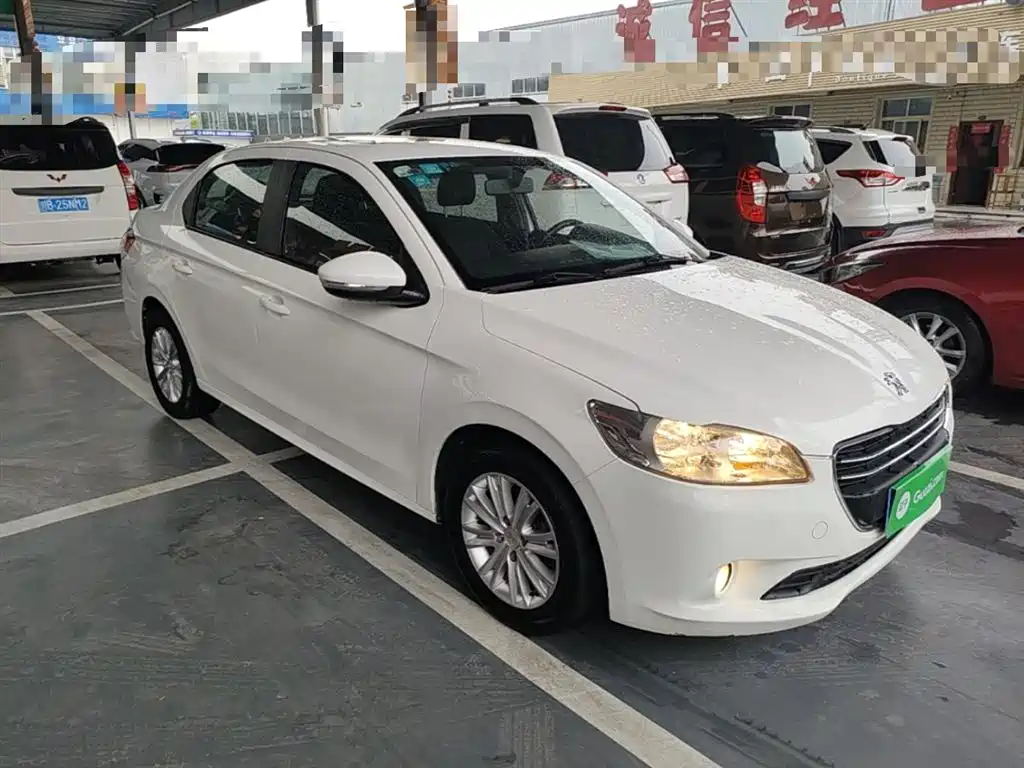 Peugeot 301 2014 1.6L Manual Luxury Edition фото 4