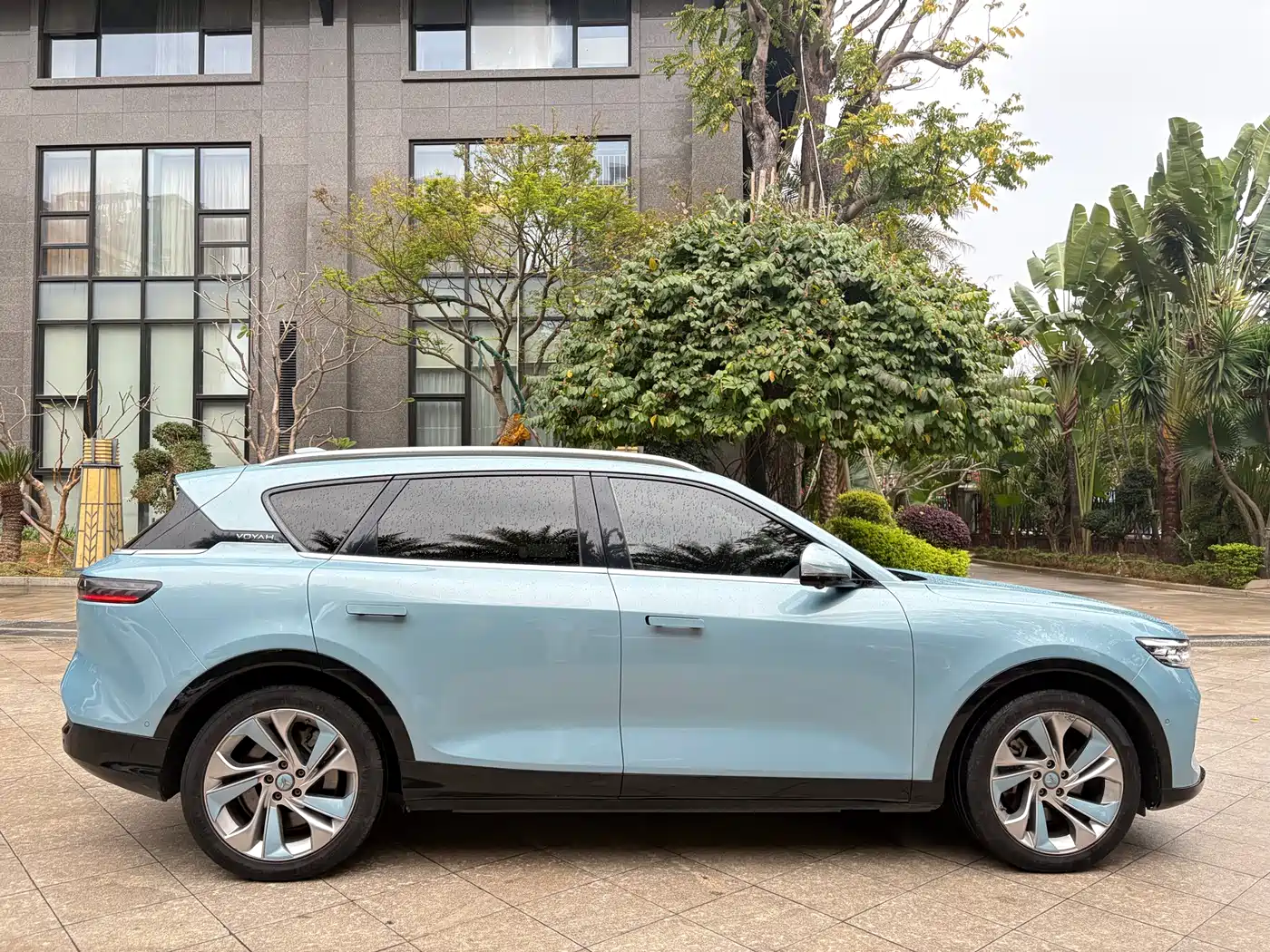 Voyah Auto VOYAH FREE 2021 AWD Standard Pure Electric Exclusive Luxury Package фото 4