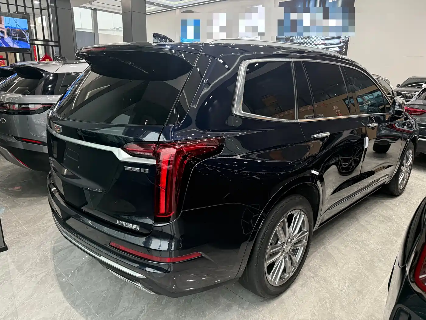 CADILLAC XT6