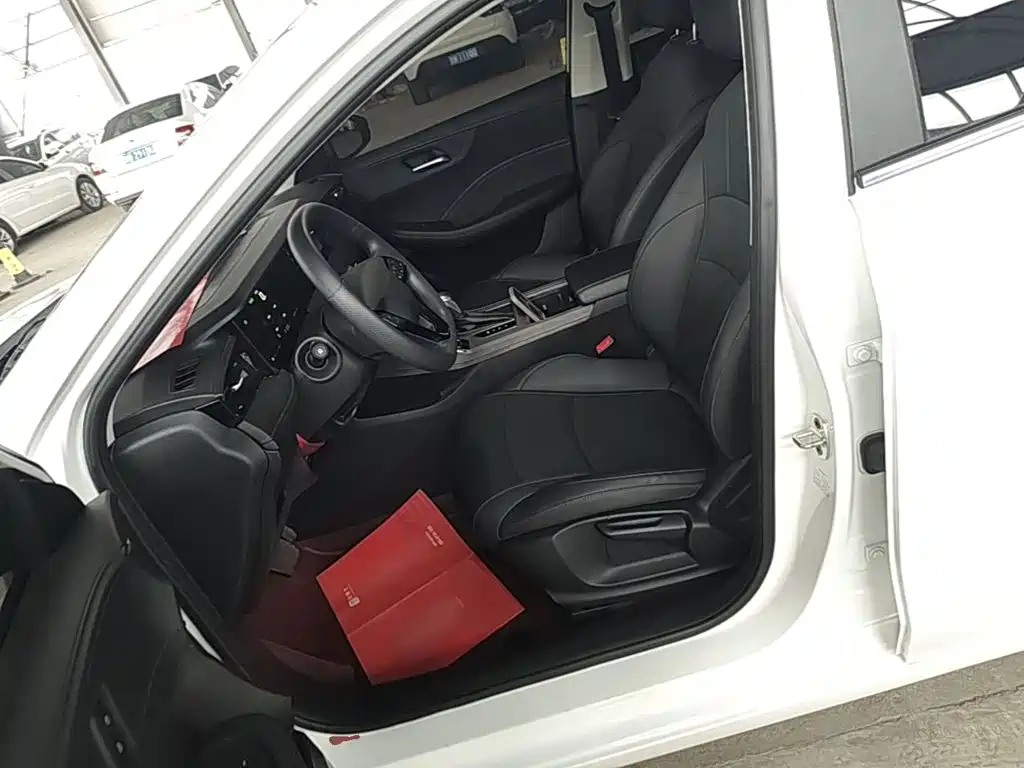 Roewe i5 2025 2023 1.5L CVT Luxury Edition