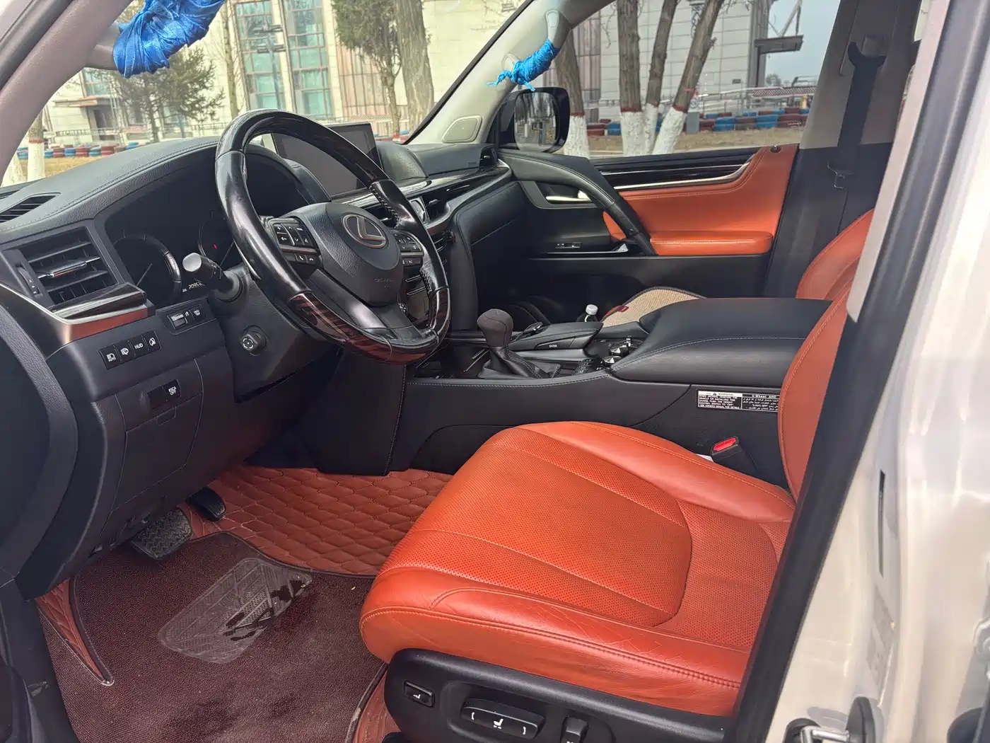 Lexus LX 2017 570 Peak Special Limited Edition фото 4