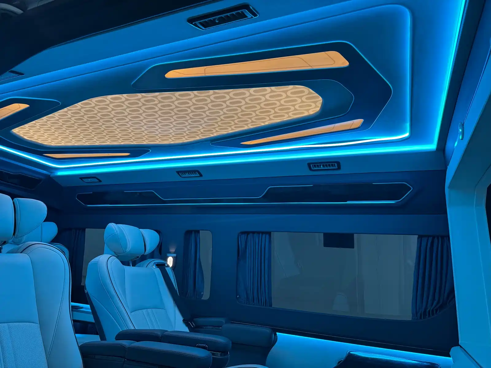 صورة 10 - Toyota HIACE