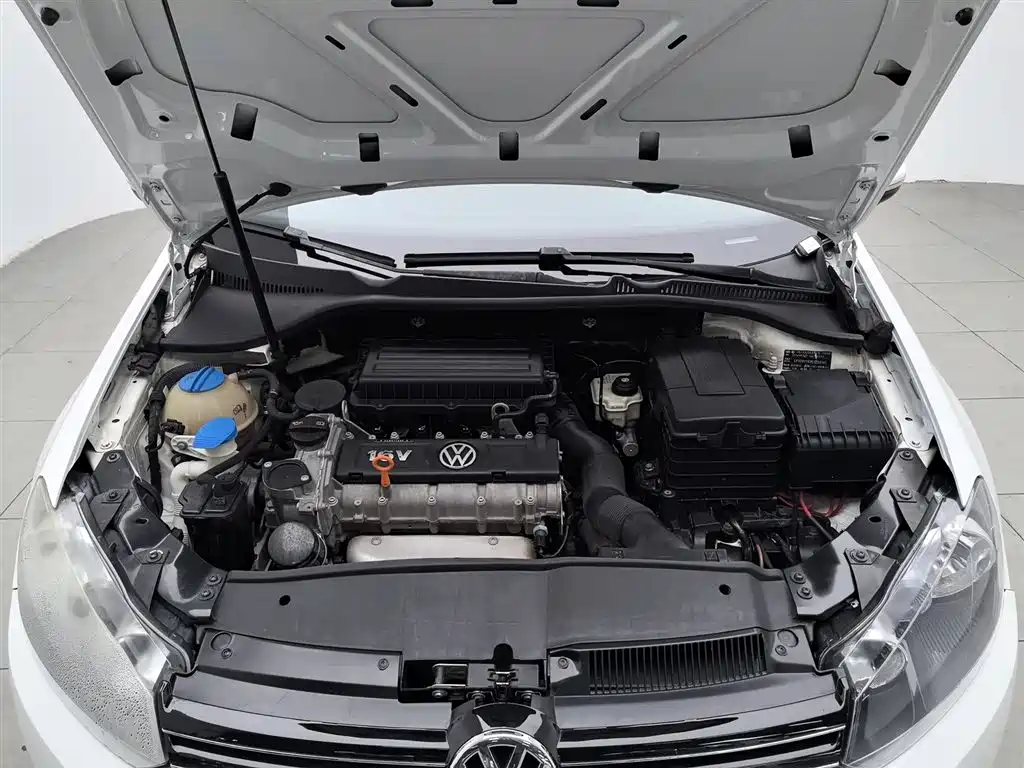 Volkswagen Golf 2012 1.6 Manual Comfort Type фото 6