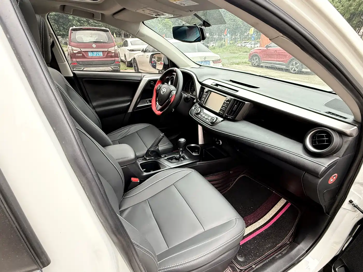 Toyota RAV4 Rongfang 2016 2.0L CVT 2WD Trend (China V) фото 6