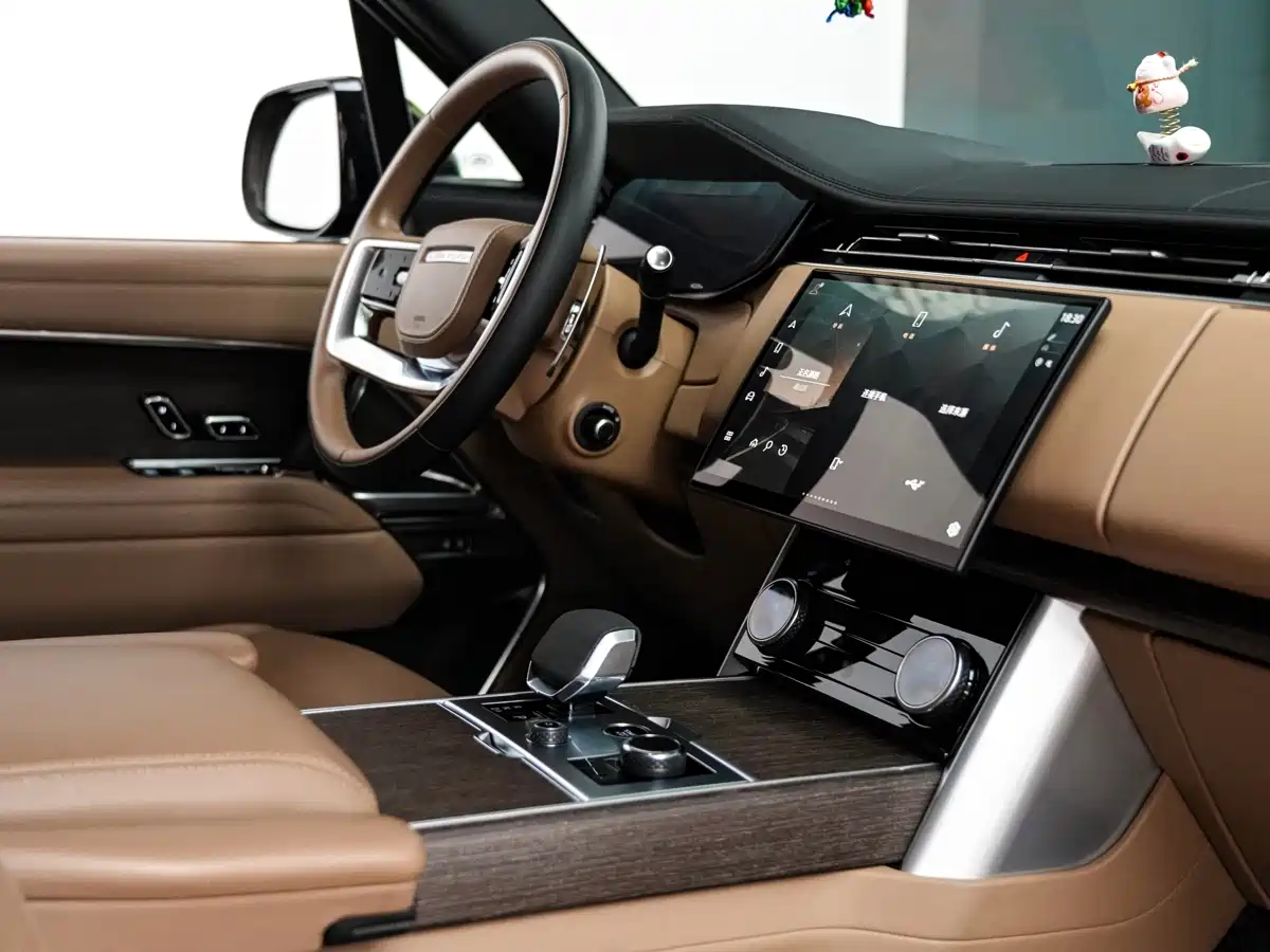 Land Rover Range Rover 2023 3.0 L6 400PS Genesis Extended Version фото 19