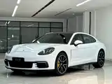 Photo 1 - Porsche Panamera