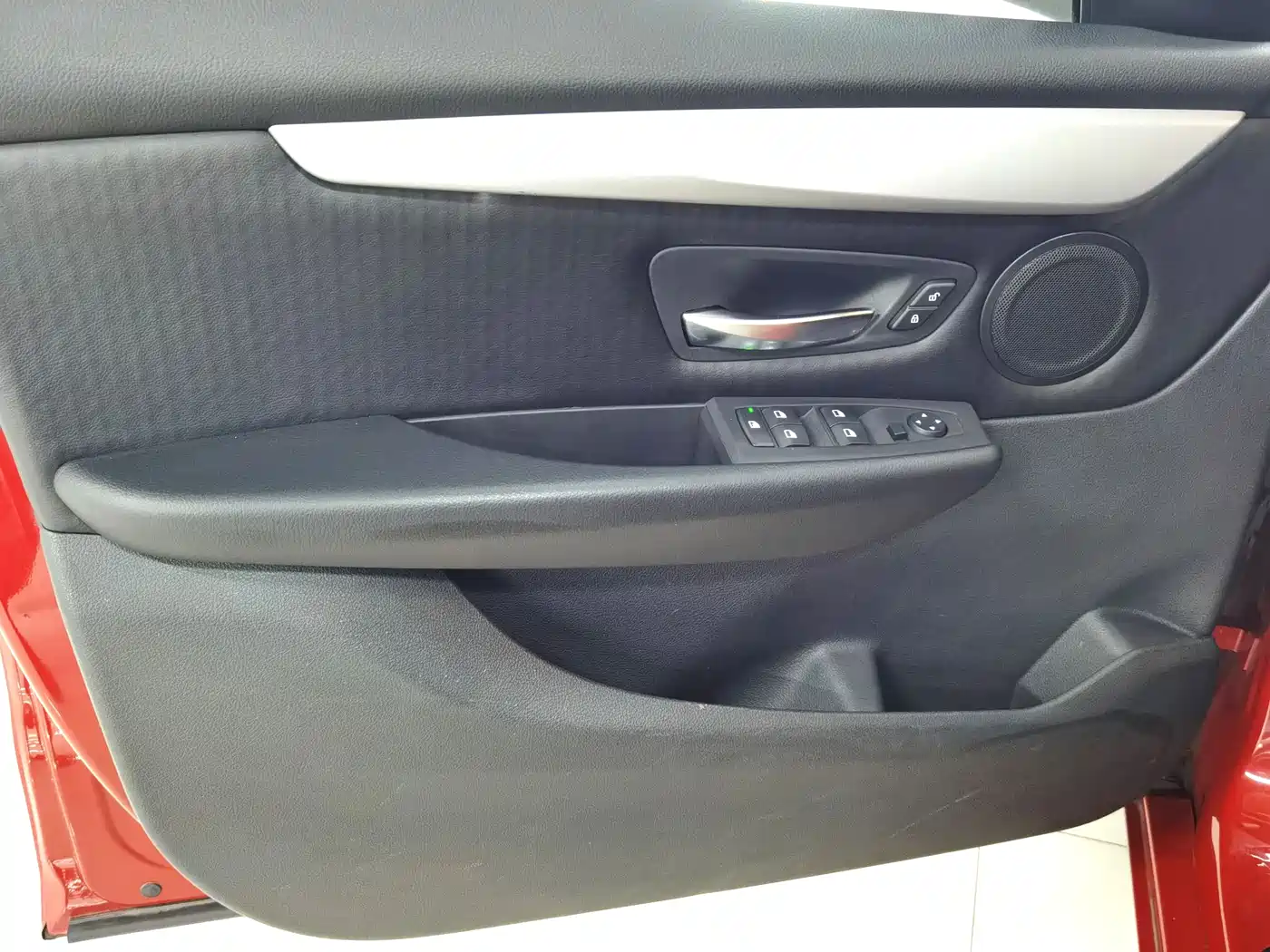 BMW 2 Series Touring 2016 218i Fashion Model фото 9
