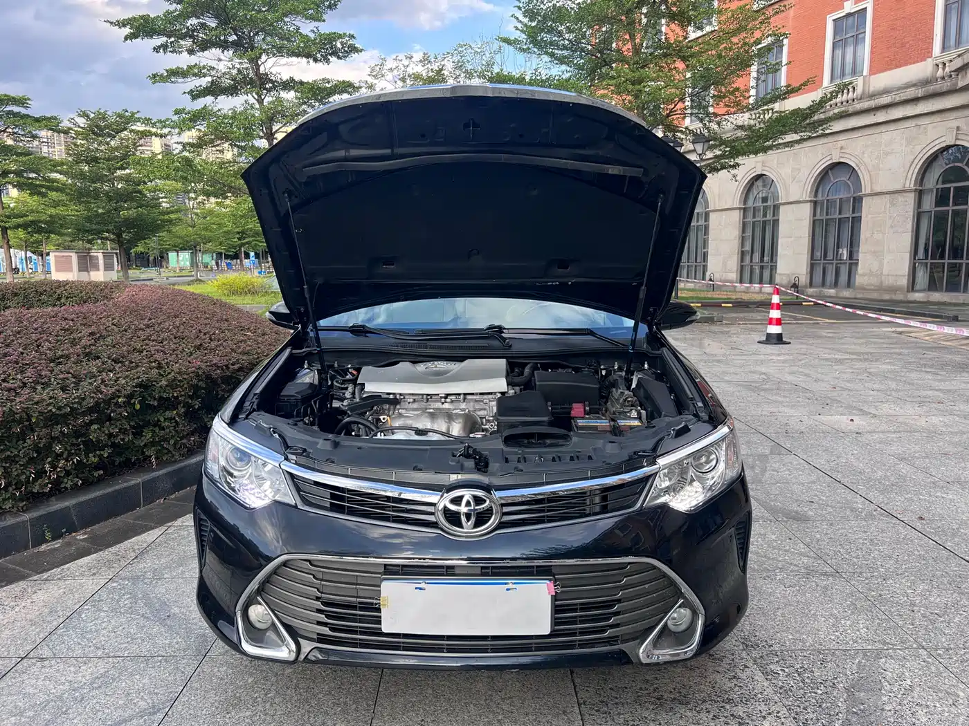 Фото 23 - Toyota Camry