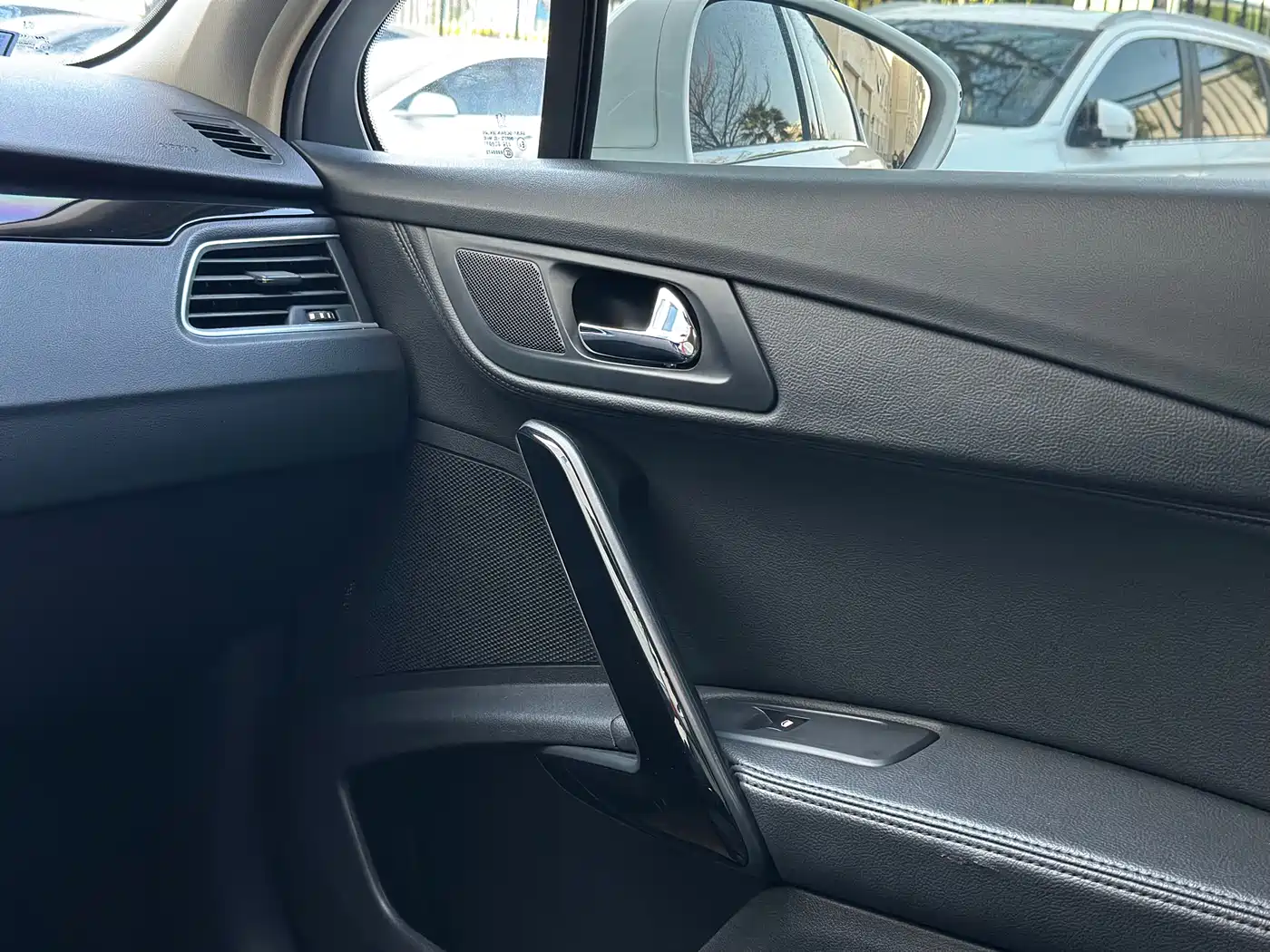 Peugeot 508 2015 1.6THP Auto Excellence Edition фото 15