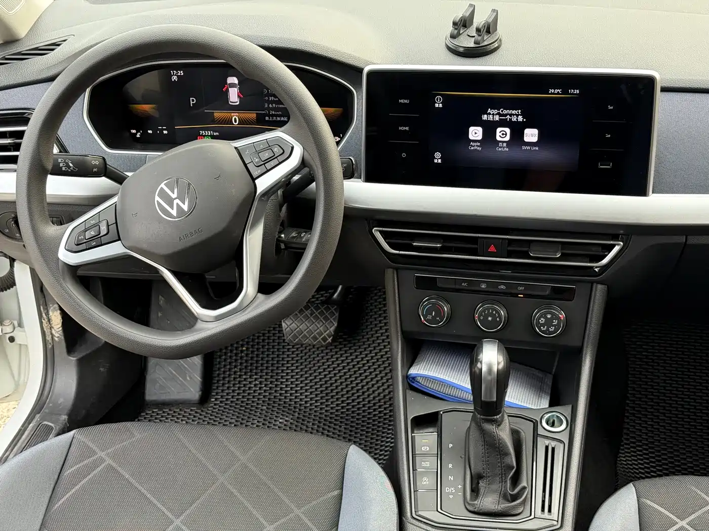 Volkswagen Lavida 2024 Model 1.5L Automatic Delight Edition фото 6
