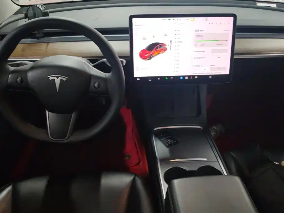 Фото 12 - Tesla Model 3