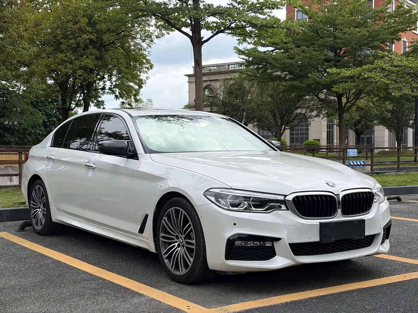 صورة 3 - BMW 5 Series