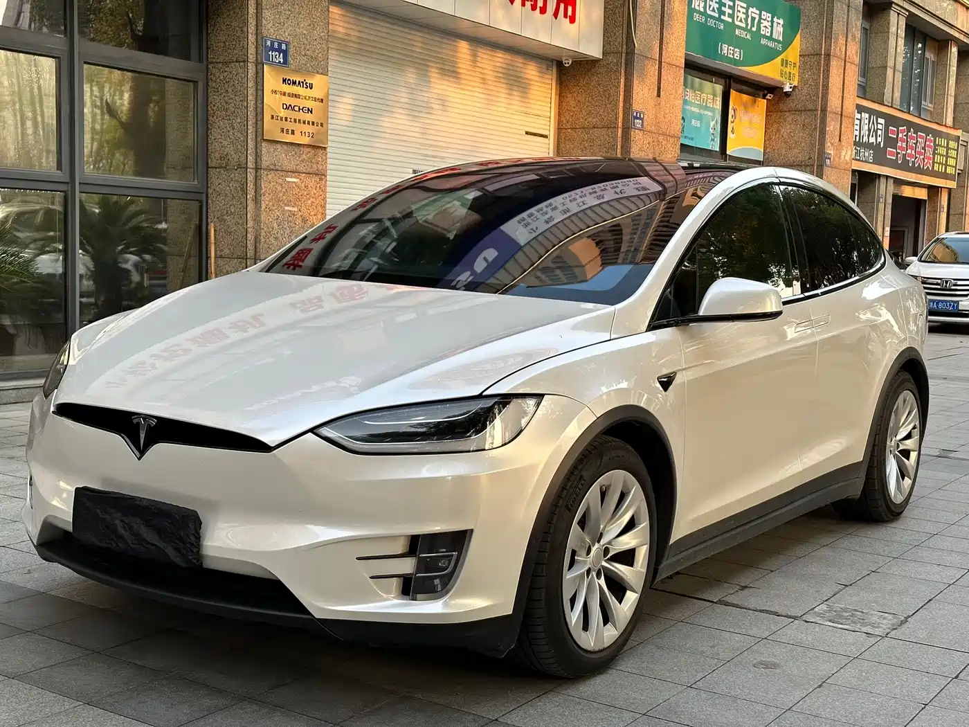 TESLA MODEL X