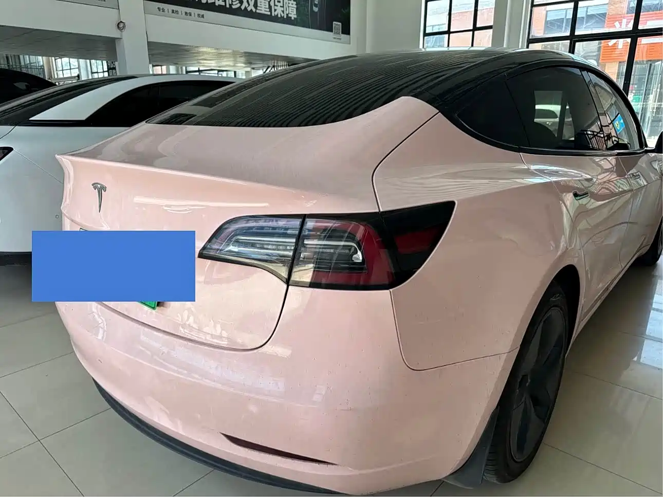 TESLA MODEL 3