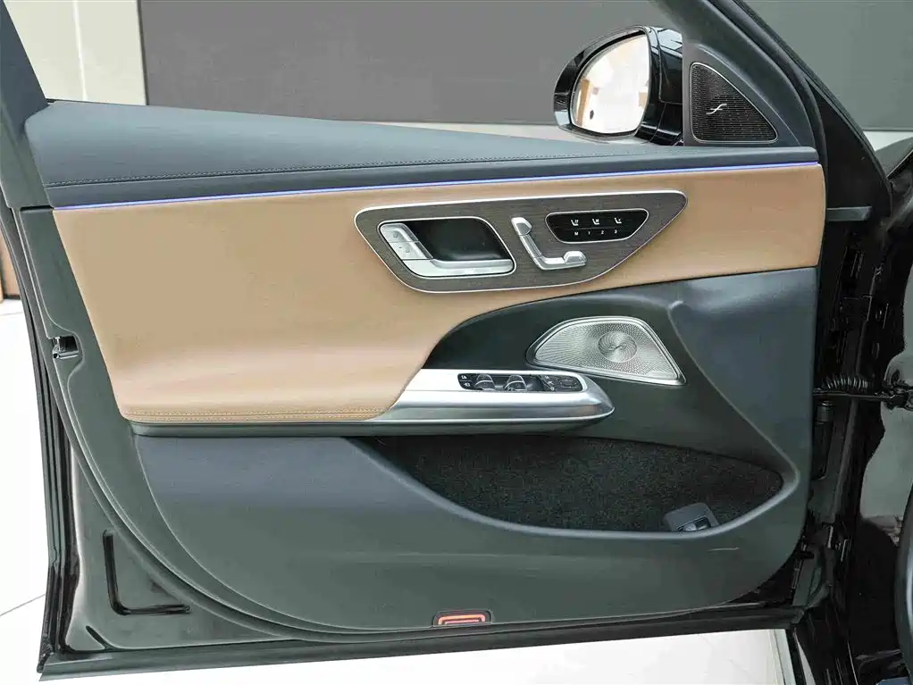 صورة 14 - Mercedes-Benz E-Class