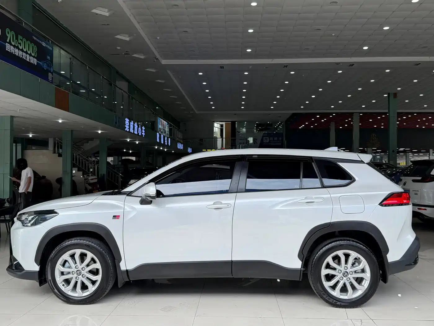 Toyota Frontlander 2024 2.0L CVT Elite Plus Edition фото 16