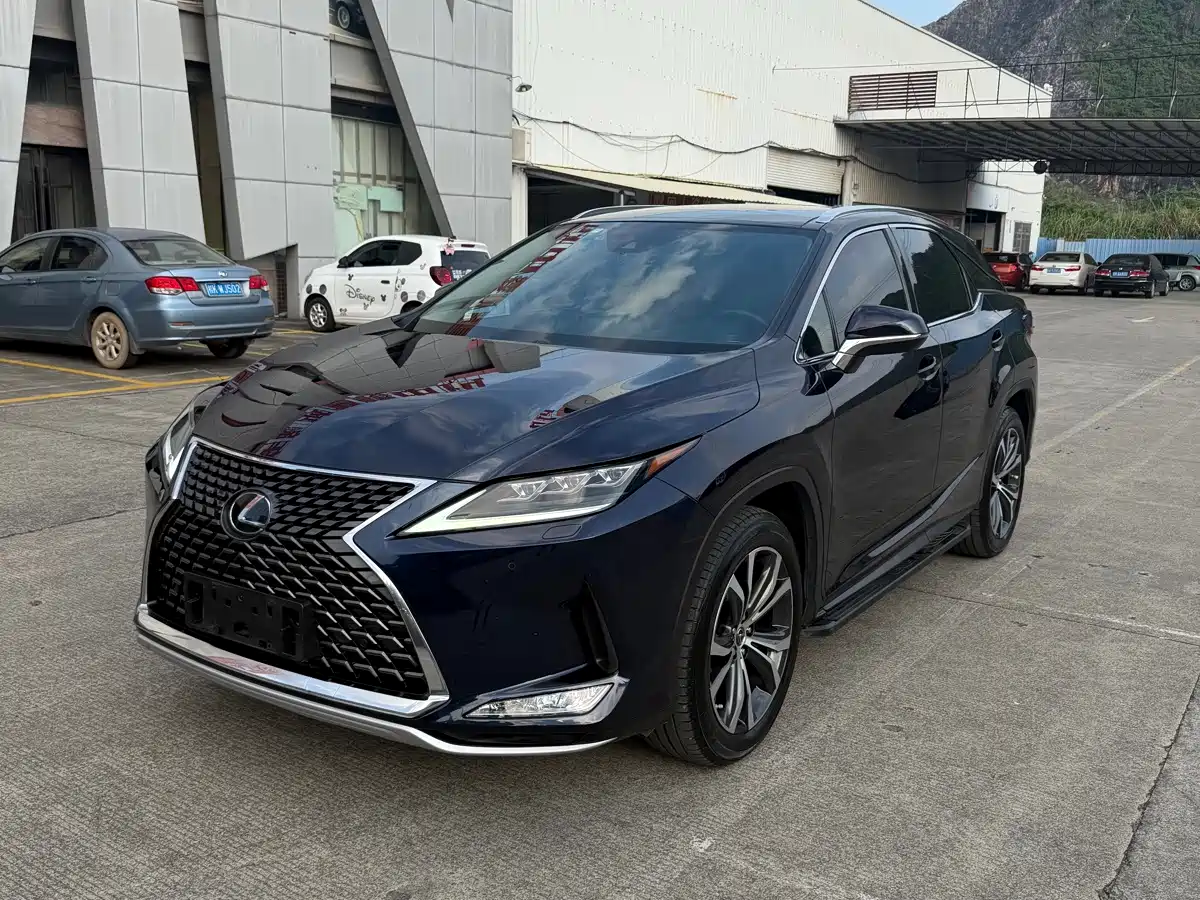 Фото 1 - Lexus RX