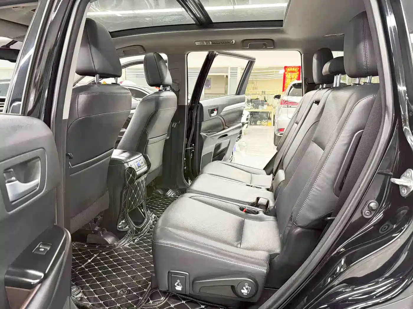 Toyota Highlander 2017 2.0T 4WD Premium 7-Seater фото 8