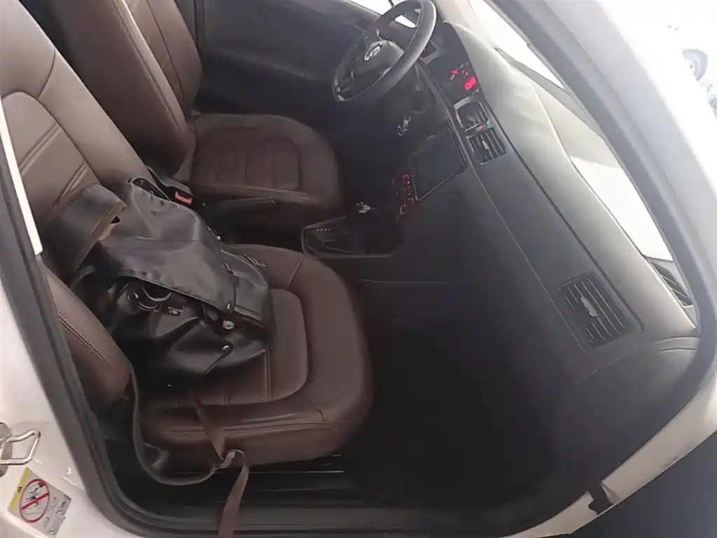 Volkswagen Santana 2016 1.6L Automatic Trend Edition фото 25