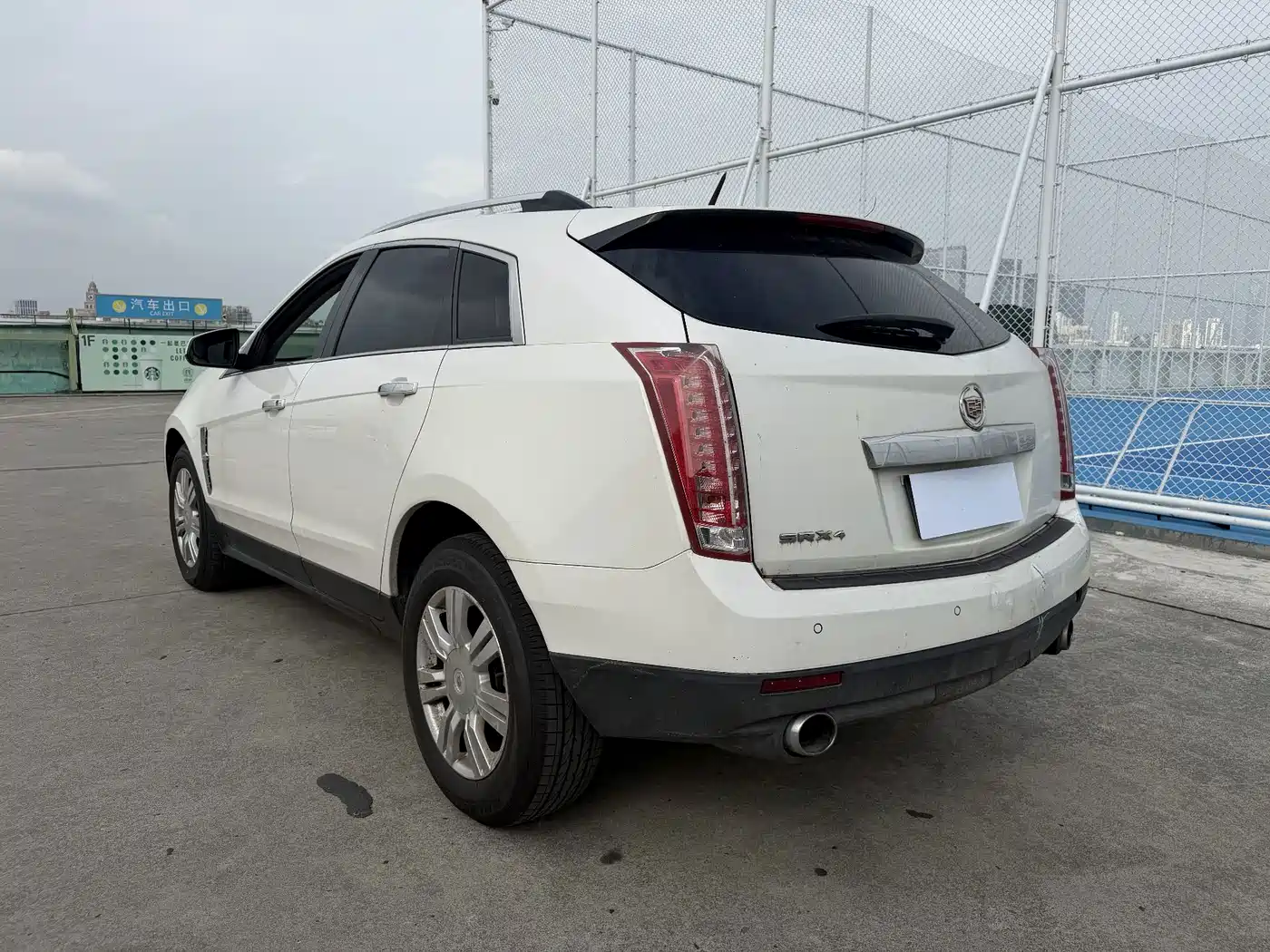 Photo 6 - Cadillac SRX