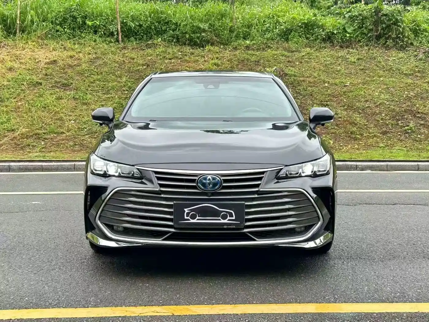 Toyota Avalon 2019 Hybrid 2.5L XLE Premium Edition China V фото 2