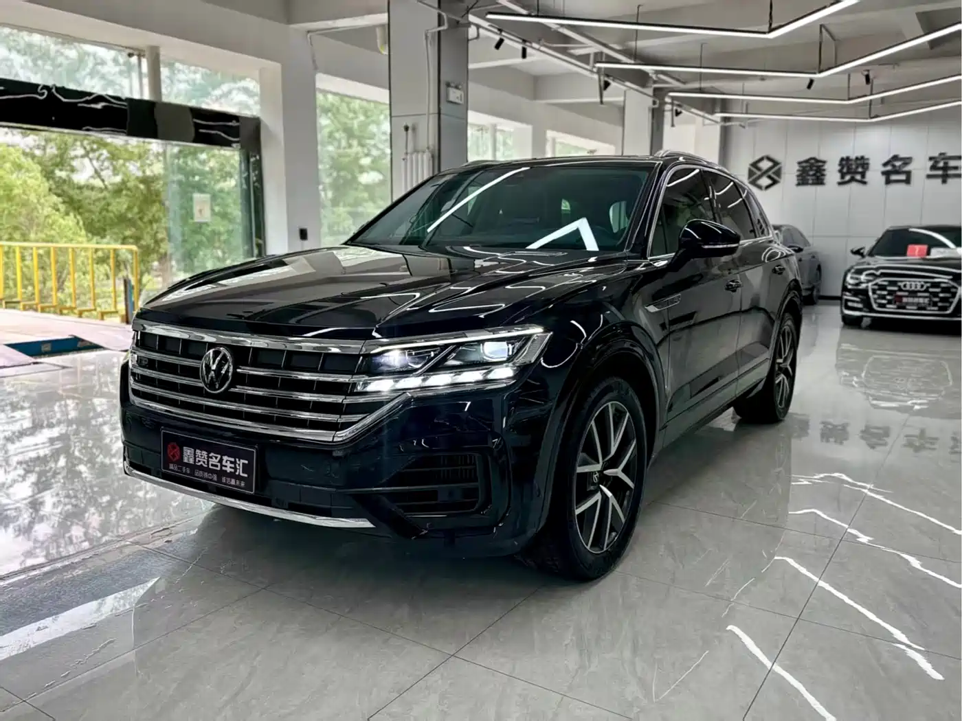 VOLKSWAGEN TOUAREG