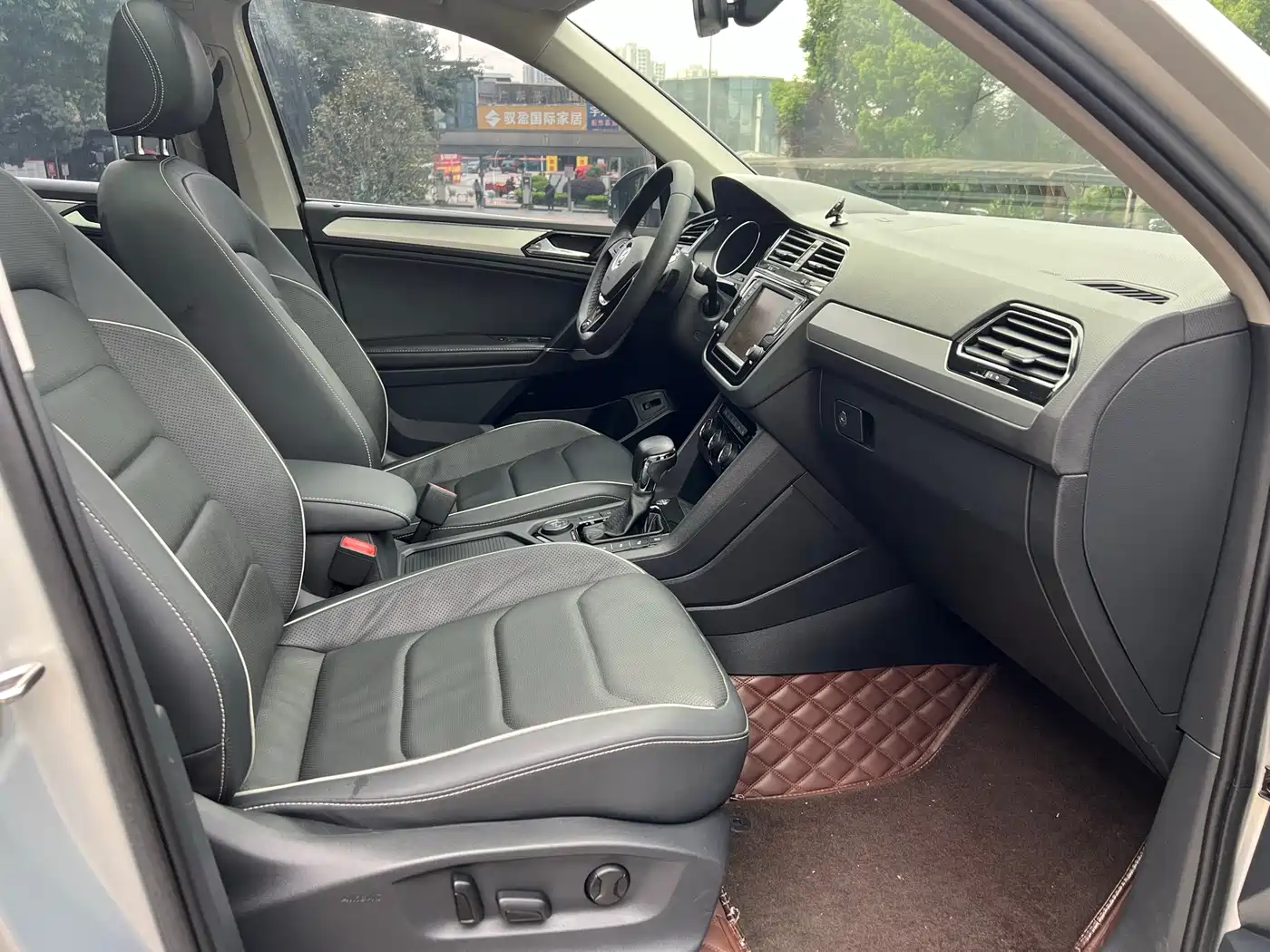 Volkswagen Tiguan L 2018 380TSI Automatic AWD Flagship Edition фото 9