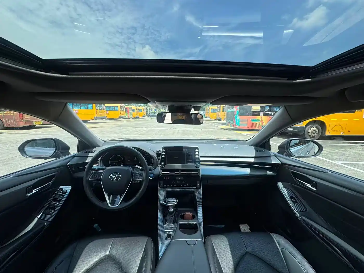 Photo 6 - Toyota Avalon