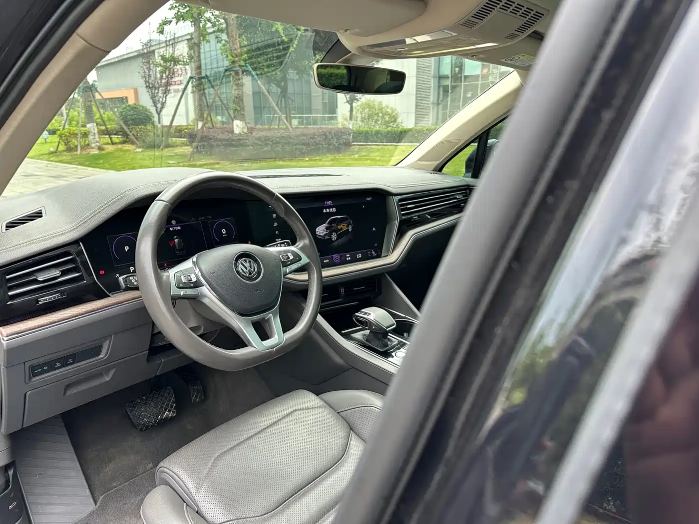 Volkswagen Touareg 2019 3.0TSI Sharp Edge Edition China VI фото 11