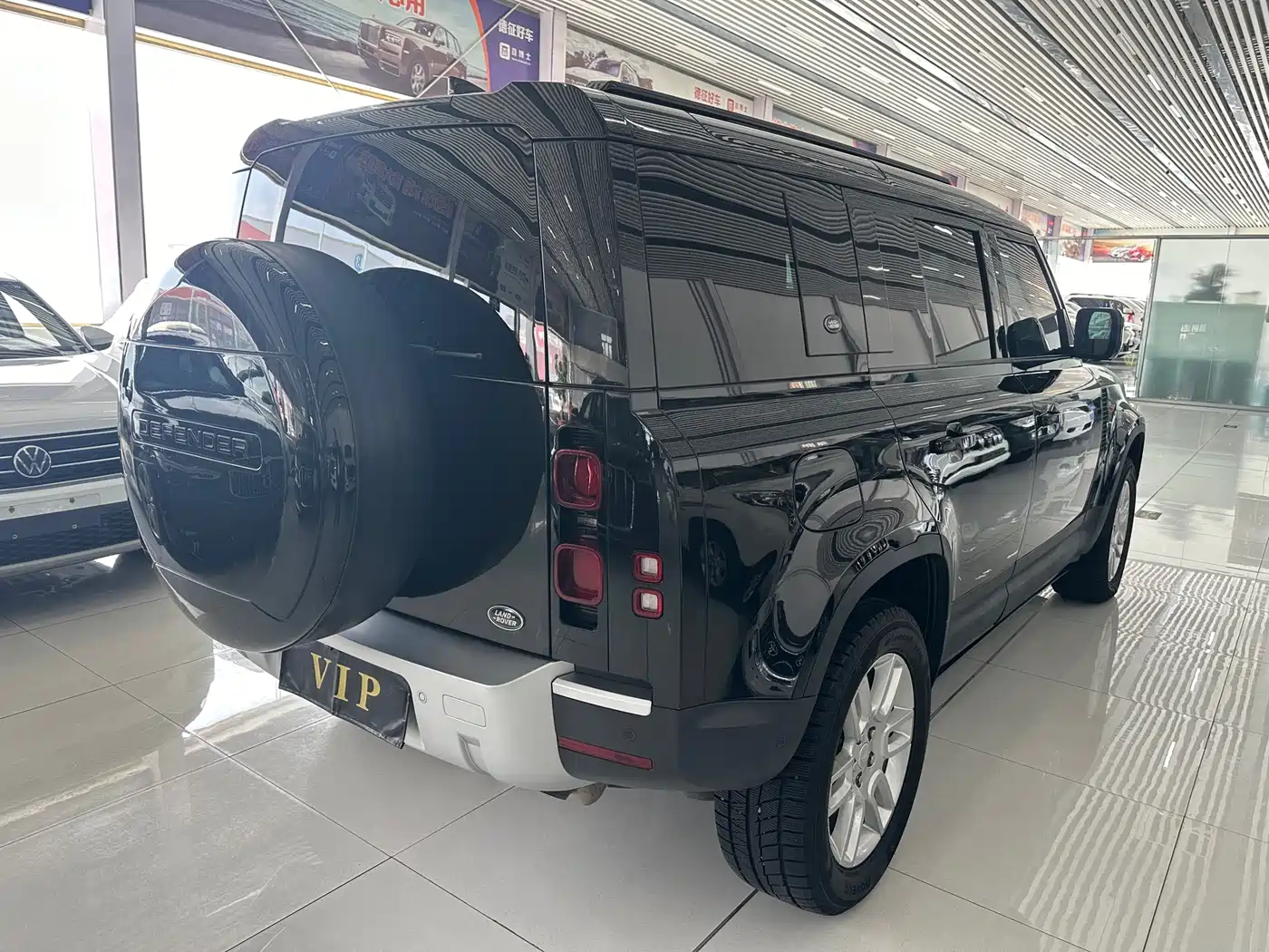 LAND ROVER DEFENDER