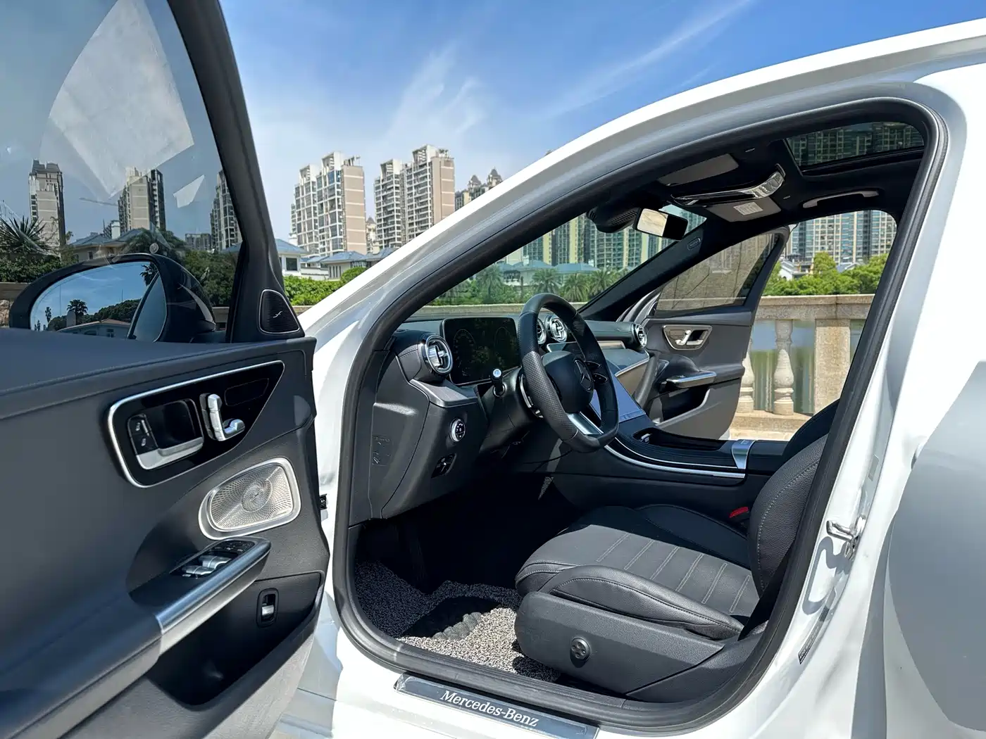 Mercedes-Benz C-Class 2023 Facelift C 260 L Night Sport Edition фото 8